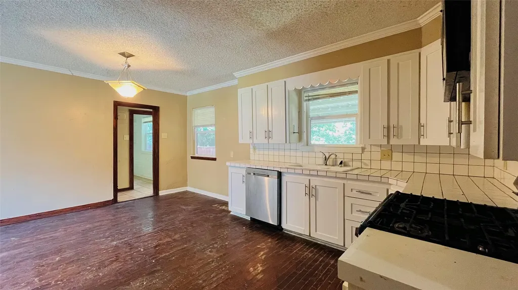 1215 S Vaden Street Sherman TX 75090