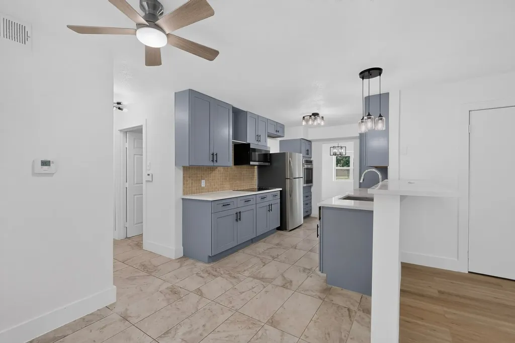 550 Glen Oaks Boulevard Dallas TX 75232