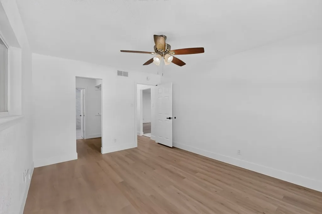 550 Glen Oaks Boulevard Dallas TX 75232