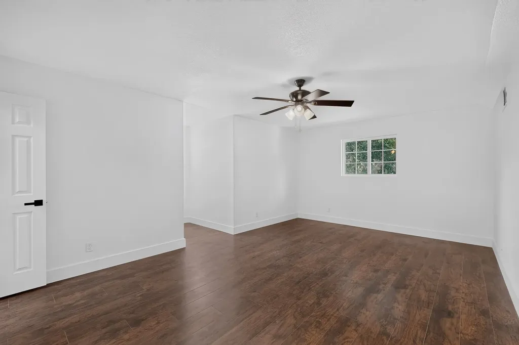 550 Glen Oaks Boulevard Dallas TX 75232