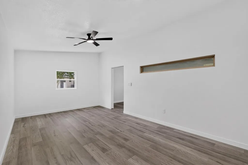 550 Glen Oaks Boulevard Dallas TX 75232