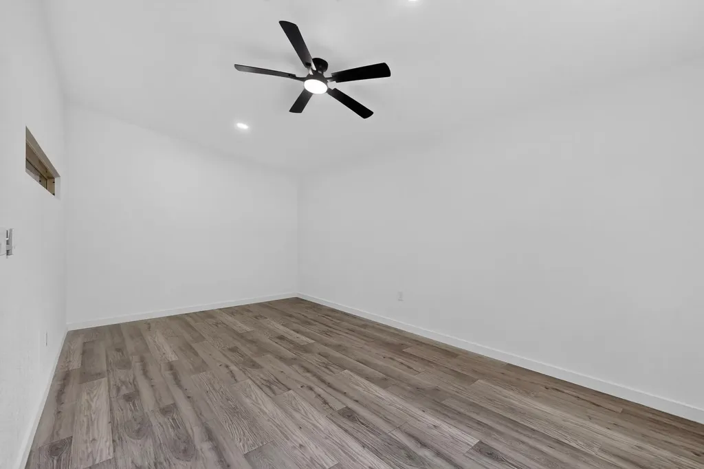 550 Glen Oaks Boulevard Dallas TX 75232