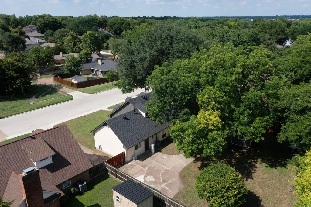 550 Glen Oaks Boulevard Dallas TX 75232