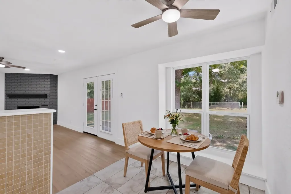 550 Glen Oaks Boulevard Dallas TX 75232