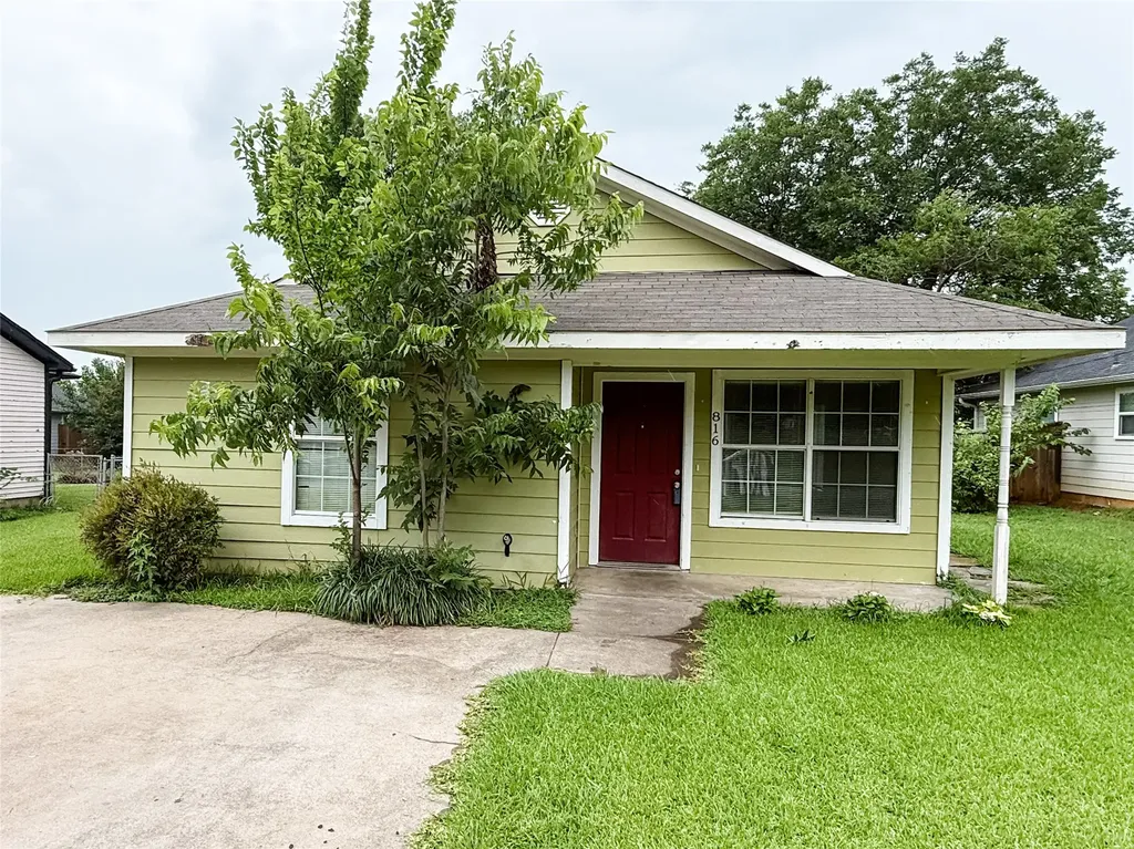 816 N Throckmorton Street Sherman TX 75090