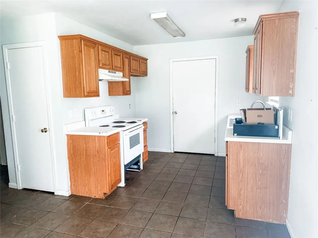 816 N Throckmorton Street Sherman TX 75090