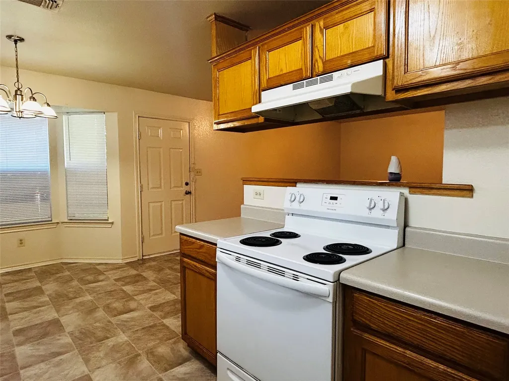 1602 Moss Street Gainesville TX 76240