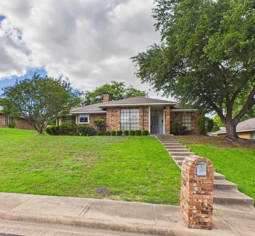 537 Sapling Way Desoto TX 75115