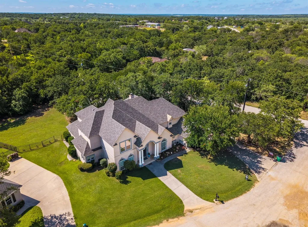 100 Manders Court Runaway Bay TX 76426