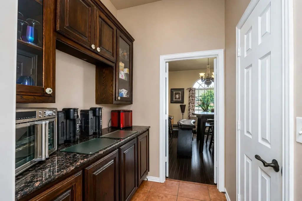 100 Manders Court Runaway Bay TX 76426