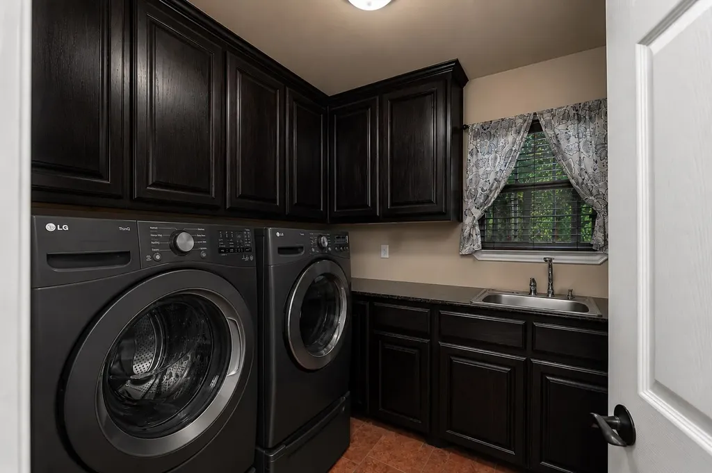 100 Manders Court Runaway Bay TX 76426