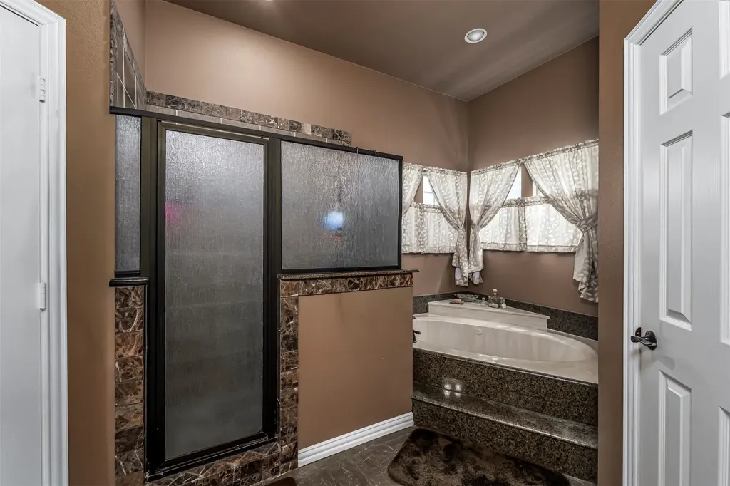 100 Manders Court Runaway Bay TX 76426