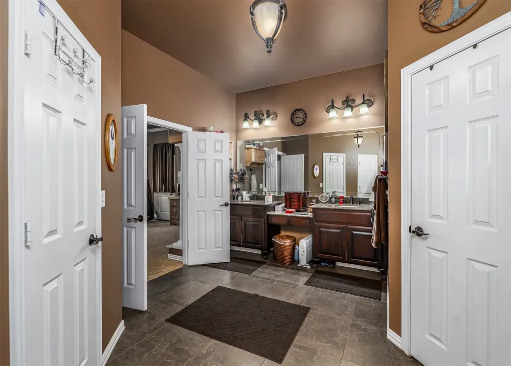 100 Manders Court Runaway Bay TX 76426
