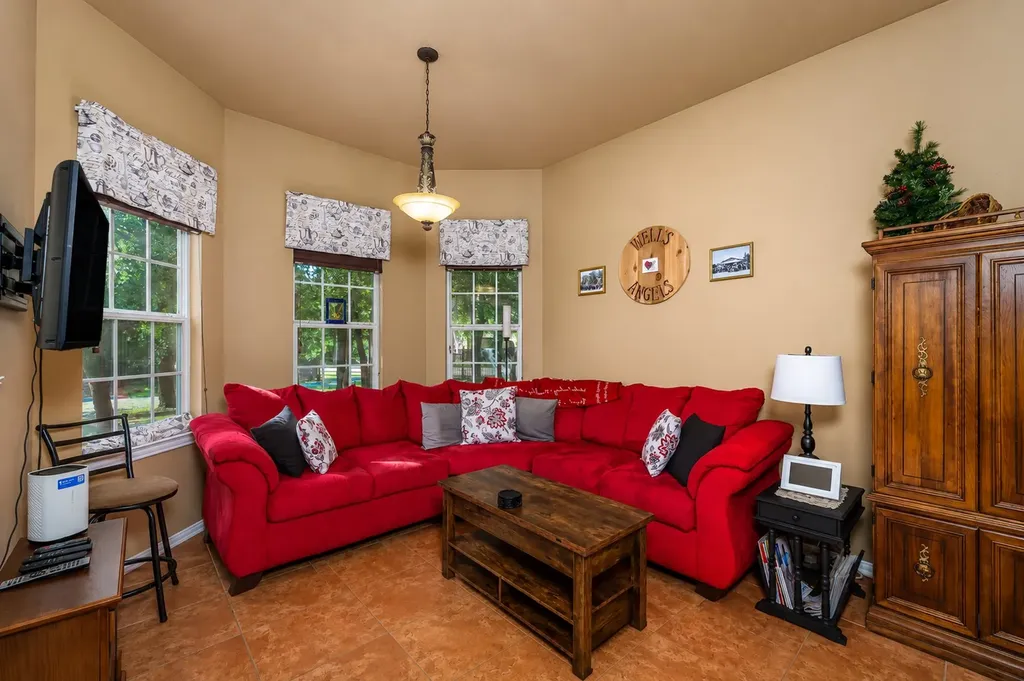 100 Manders Court Runaway Bay TX 76426