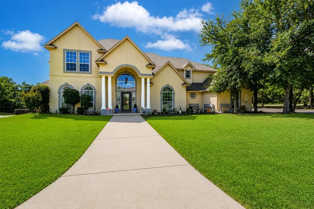 100 Manders Court Runaway Bay TX 76426
