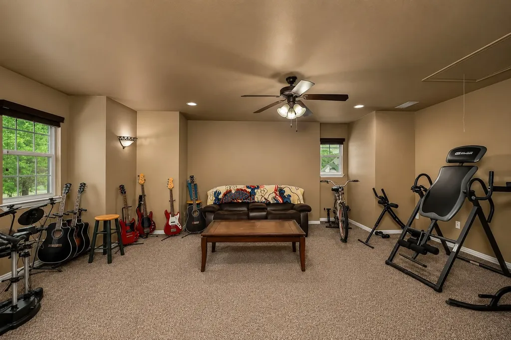 100 Manders Court Runaway Bay TX 76426