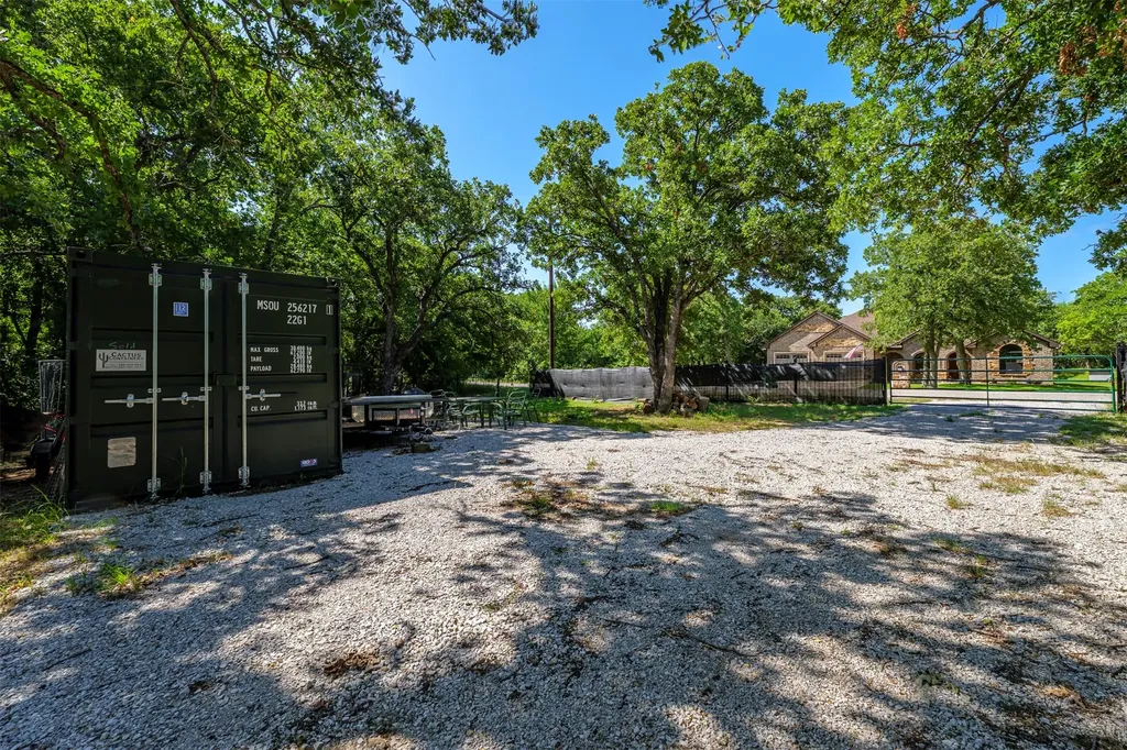 100 Manders Court Runaway Bay TX 76426