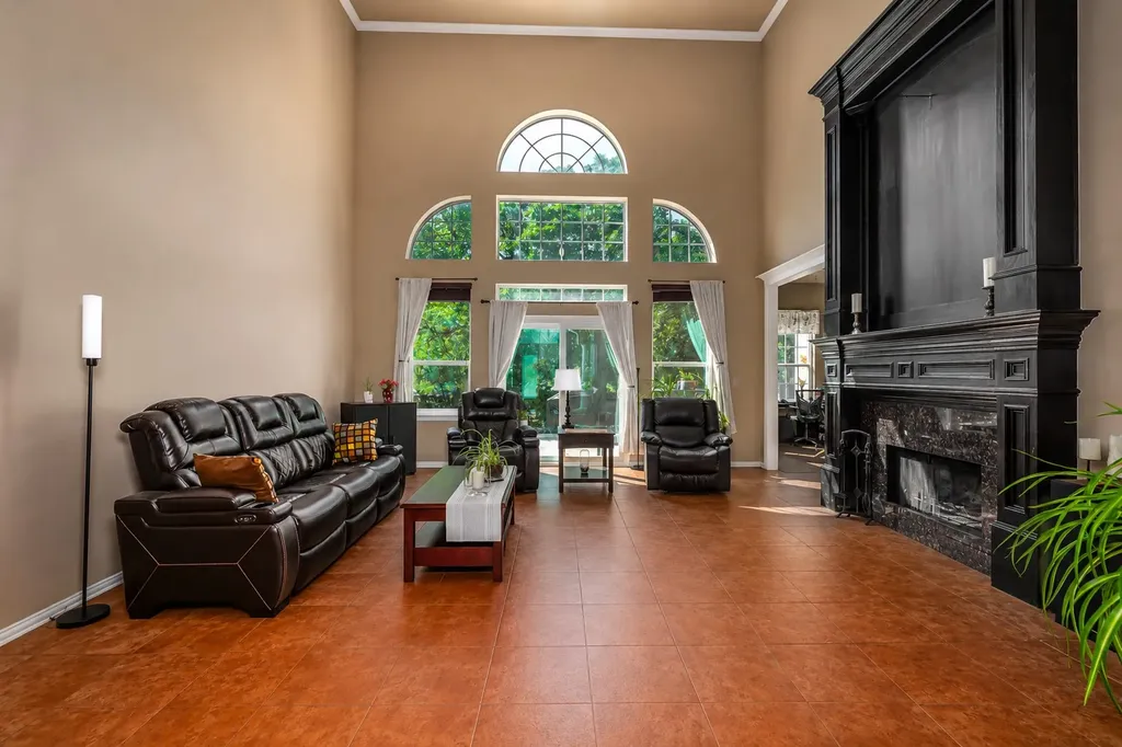 100 Manders Court Runaway Bay TX 76426