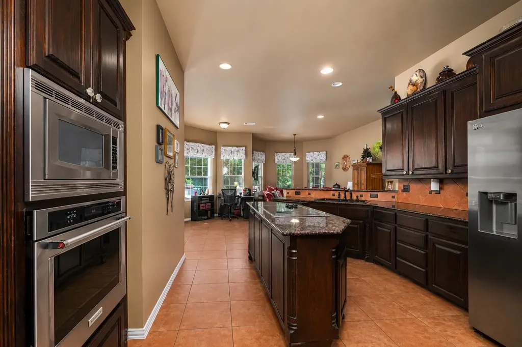 100 Manders Court Runaway Bay TX 76426