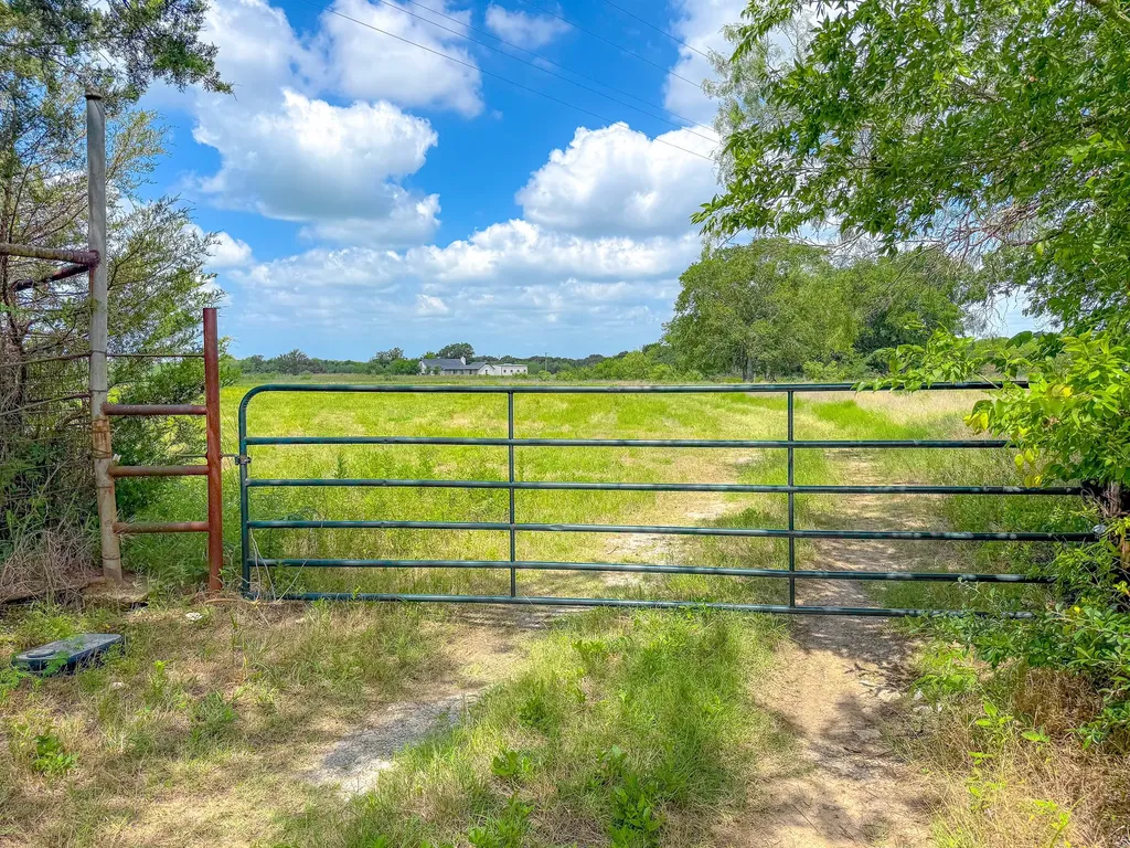 6222 SW County Road 0050 Corsicana TX 75110