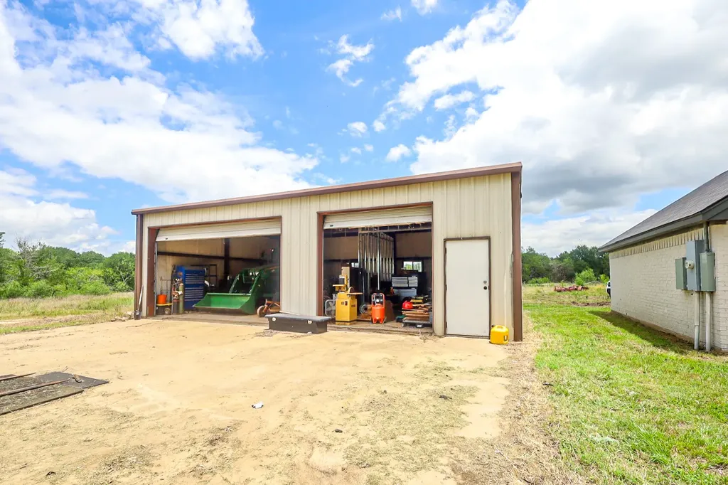 6222 SW County Road 0050 Corsicana TX 75110