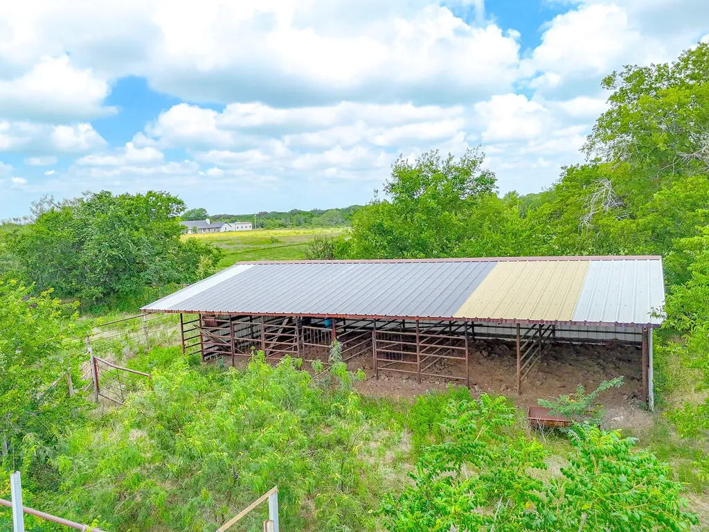 6222 SW County Road 0050 Corsicana TX 75110