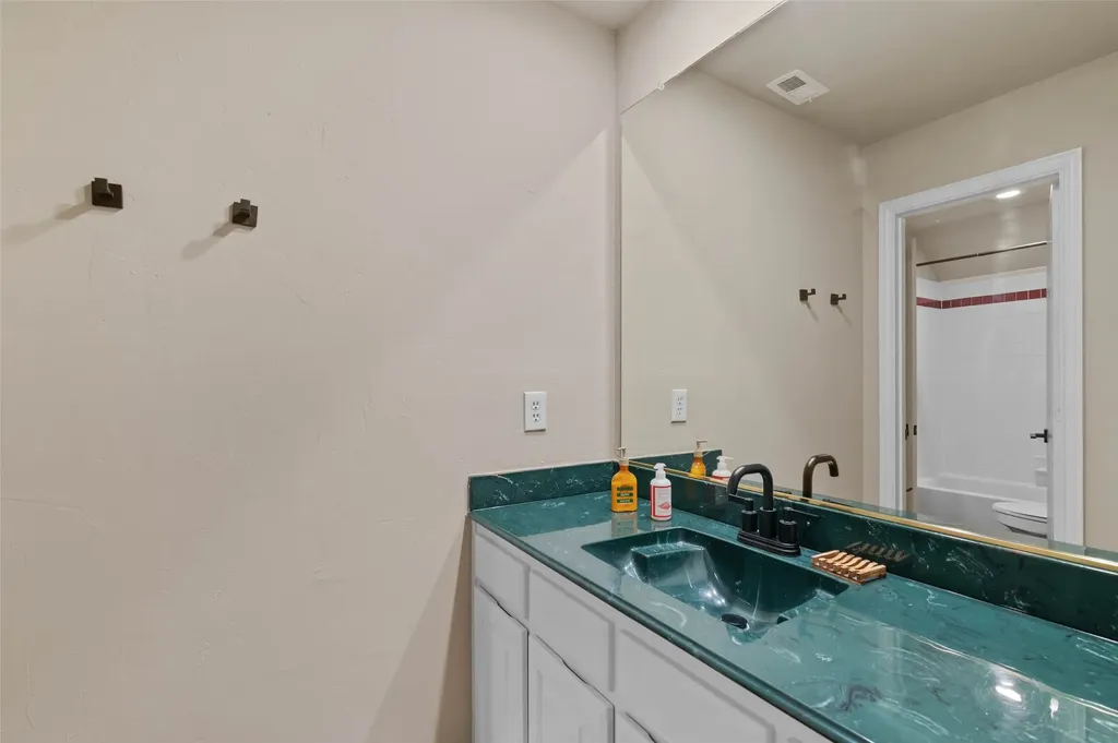 1610 Fairway Drive Corinth TX 76210