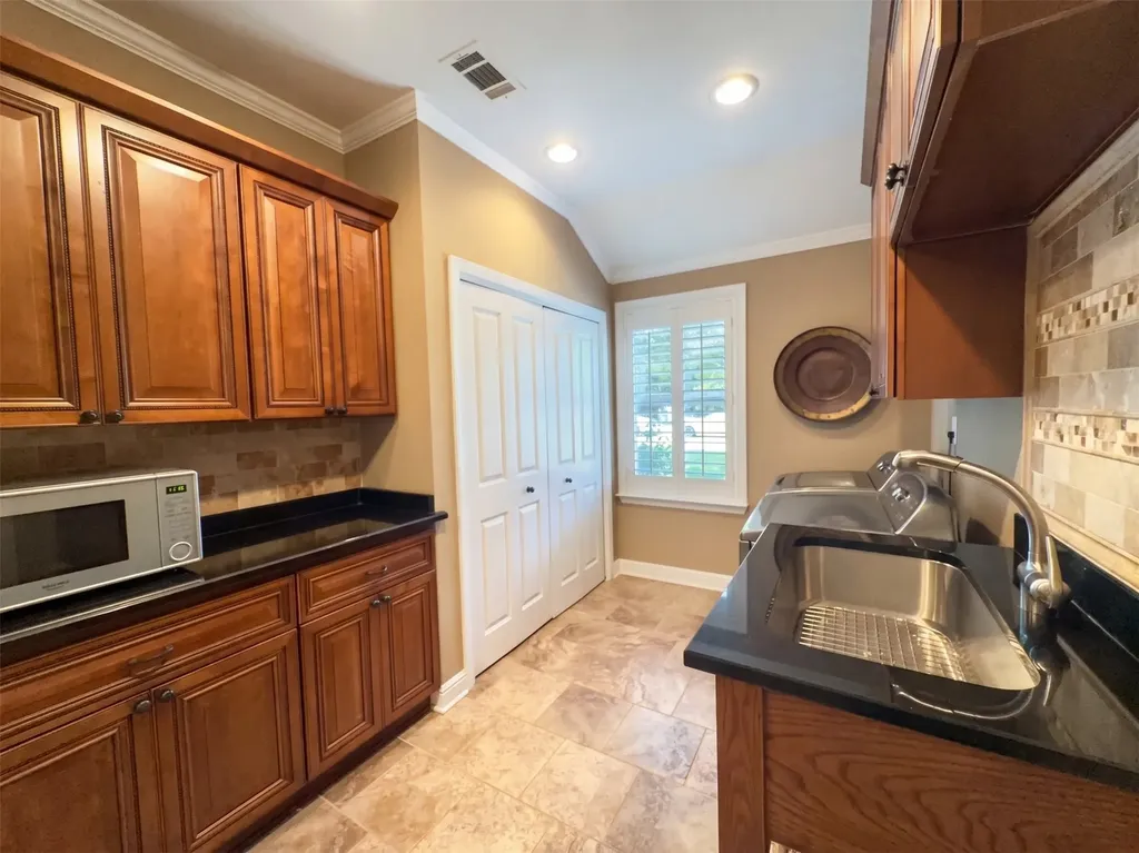 622 Ridgecrest Drive Irving TX 75060