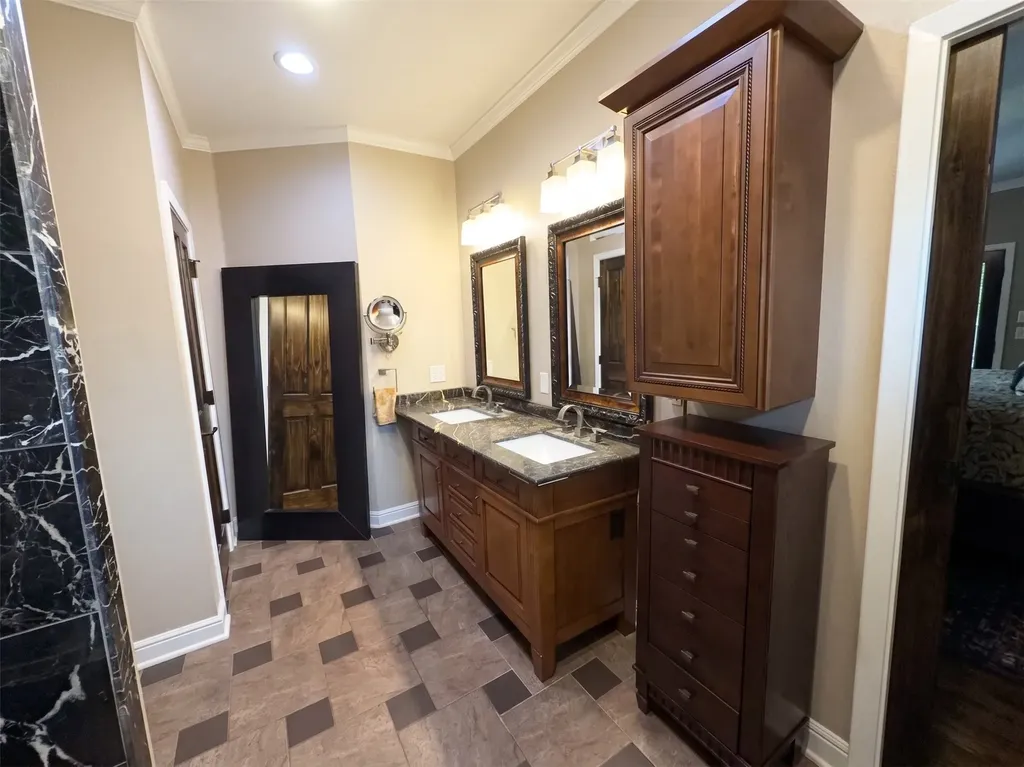 622 Ridgecrest Drive Irving TX 75060