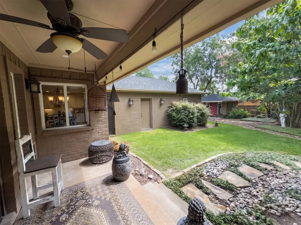 622 Ridgecrest Drive Irving TX 75060