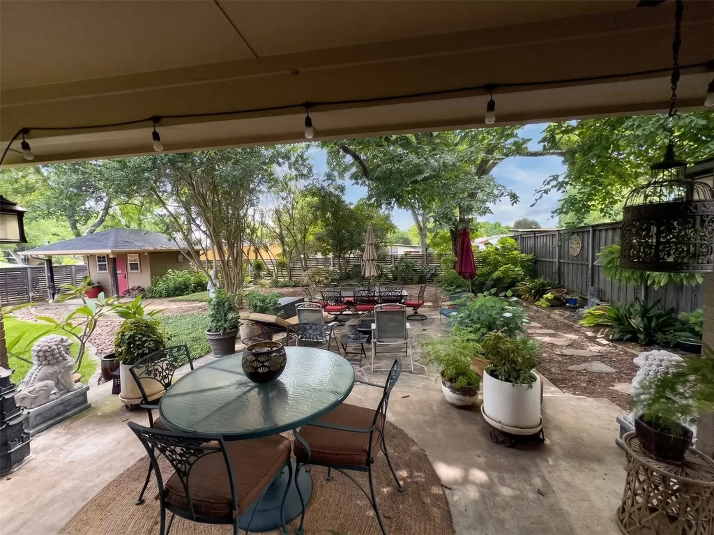 622 Ridgecrest Drive Irving TX 75060