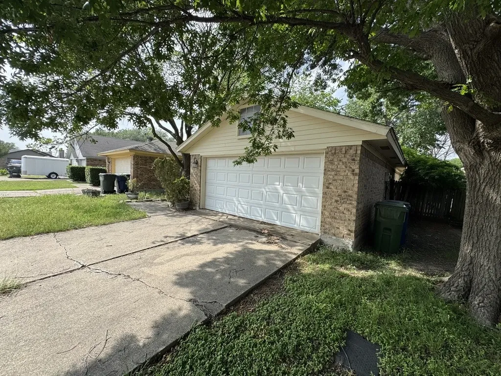 5120 Shoregate Square Garland TX 75043