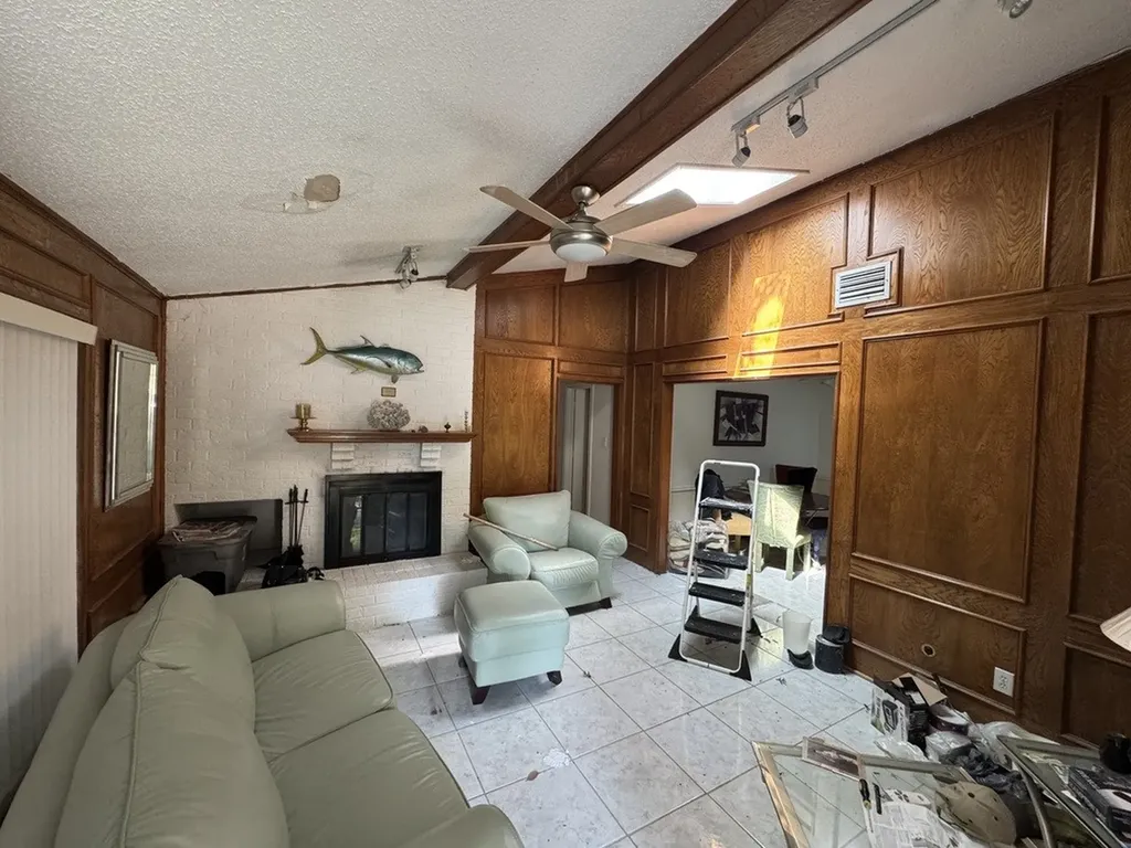 5120 Shoregate Square Garland TX 75043