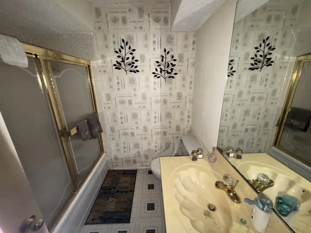 5120 Shoregate Square Garland TX 75043