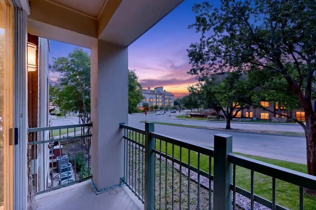 330 Las Colinas Boulevard E Irving TX 75039
