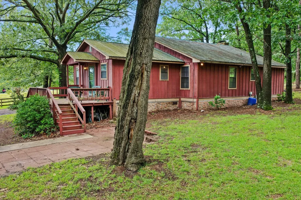 8659 Farm Road 115 Scroggins TX 75480