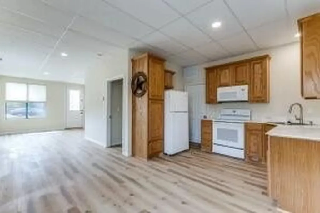 202 W Jefferson Street Palmer TX 75152