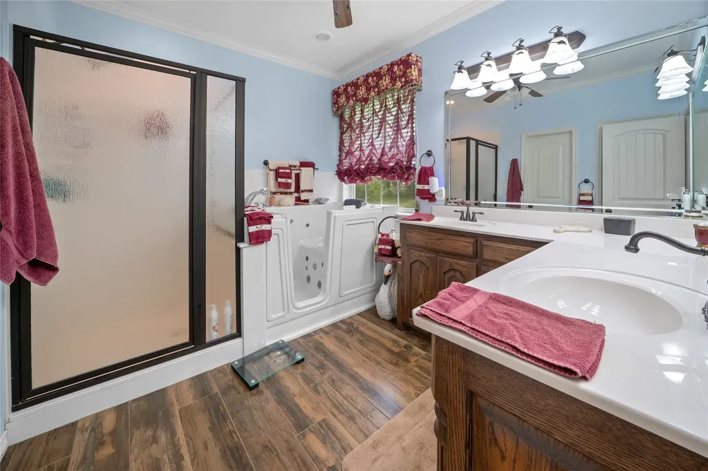 14226 County Road 434 Lindale TX 75771