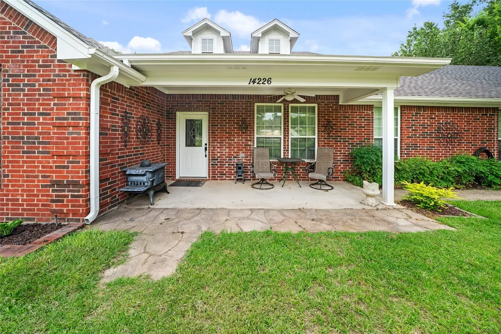 14226 County Road 434 Lindale TX 75771