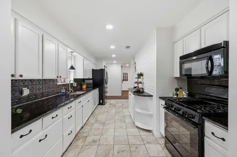 6602 Lyons Road Garland TX 75043
