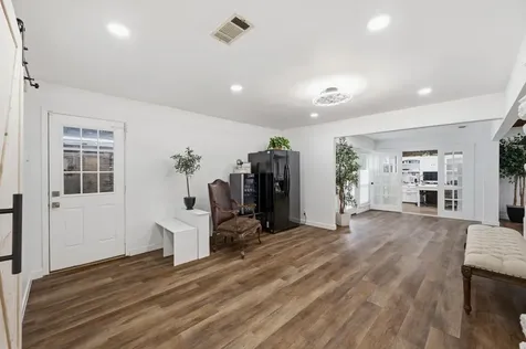 6602 Lyons Road Garland TX 75043