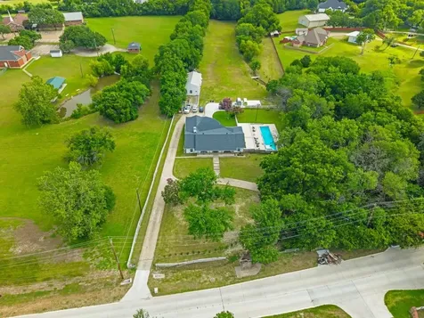 6602 Lyons Road Garland TX 75043