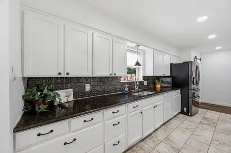 6602 Lyons Road Garland TX 75043