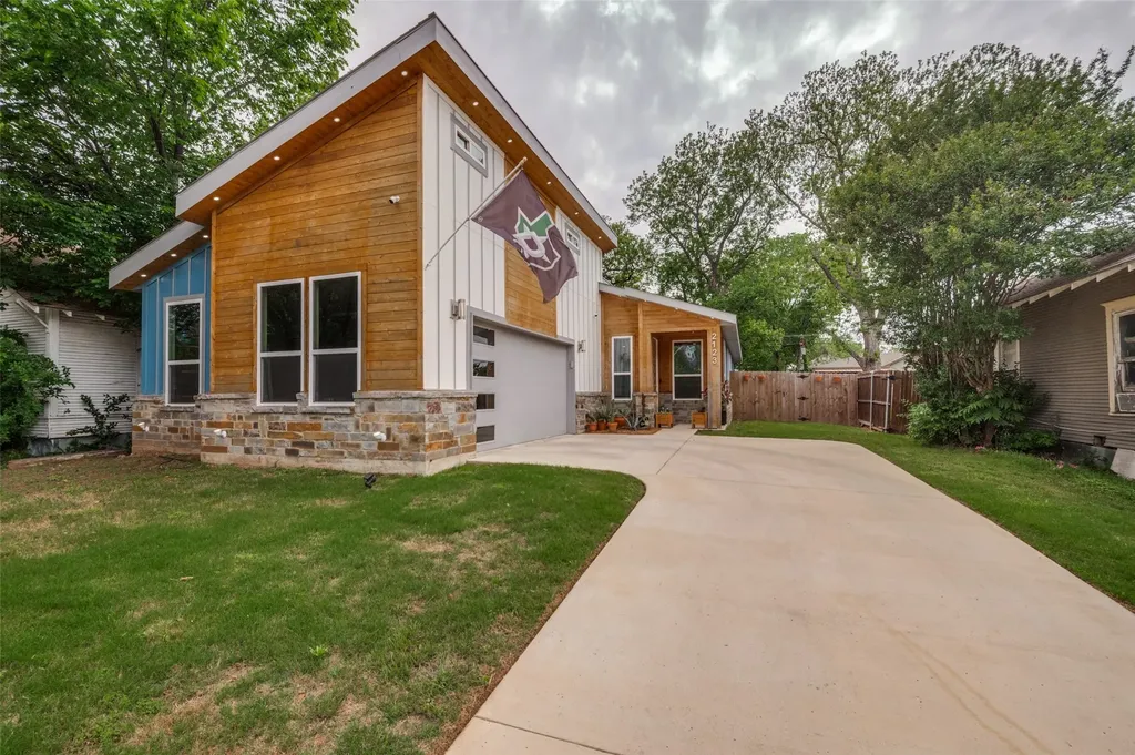 2123 Ramsey Avenue Dallas TX 75216
