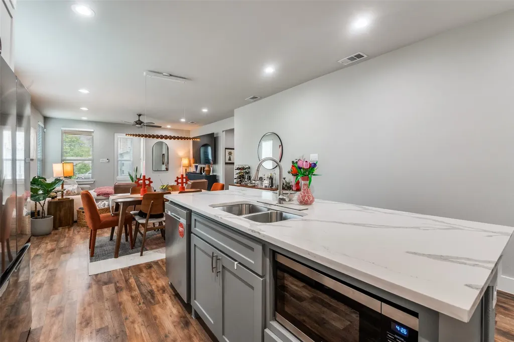 2123 Ramsey Avenue Dallas TX 75216