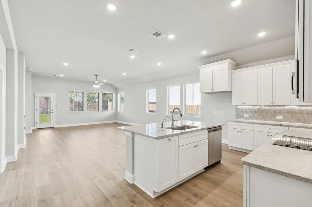 3808 Summerfield Drive Heartland TX 75126