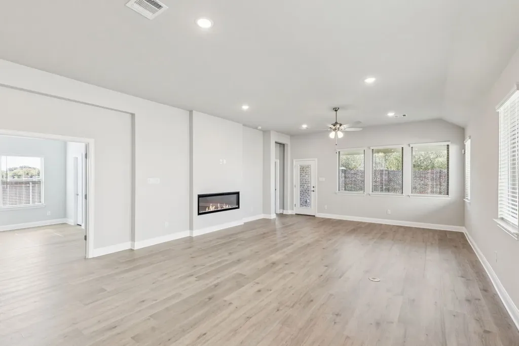 3808 Summerfield Drive Heartland TX 75126