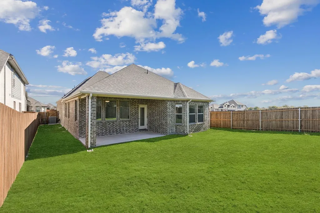3808 Summerfield Drive Heartland TX 75126