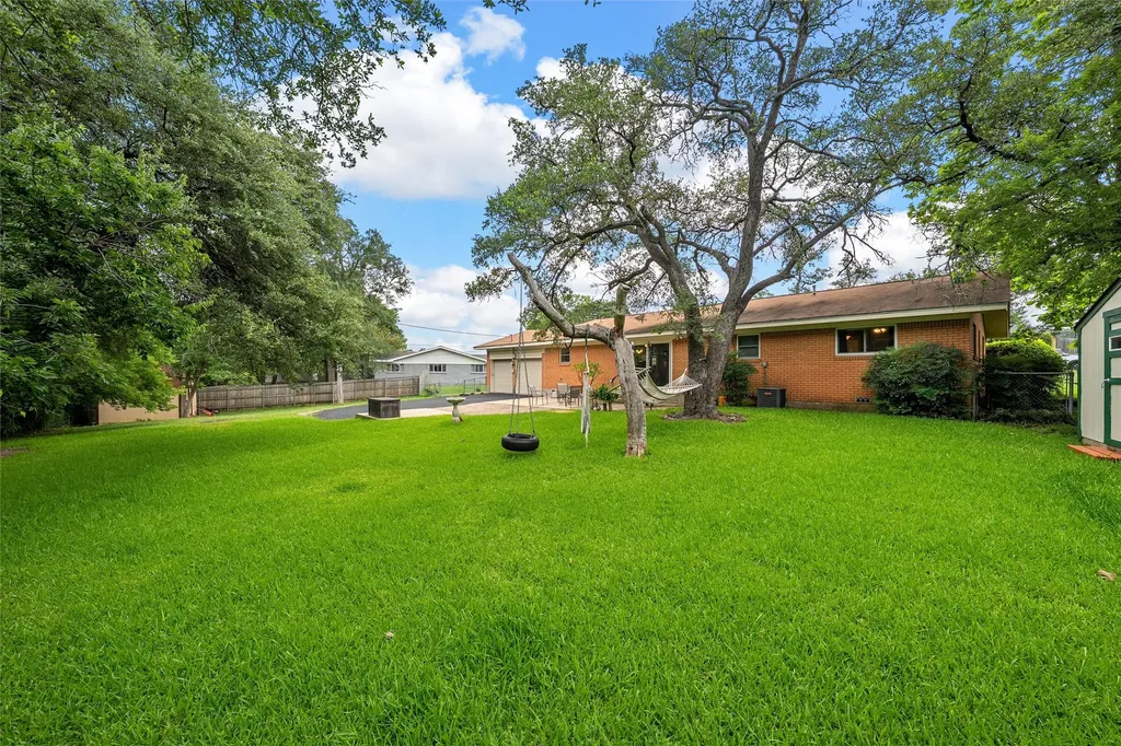 9609 Fair Circle Woodway TX 76712