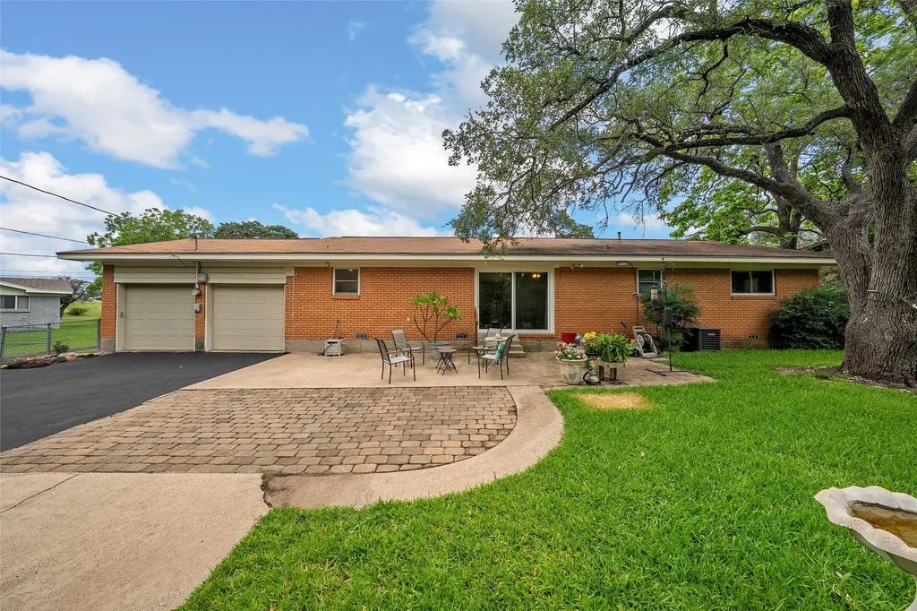 9609 Fair Circle Woodway TX 76712